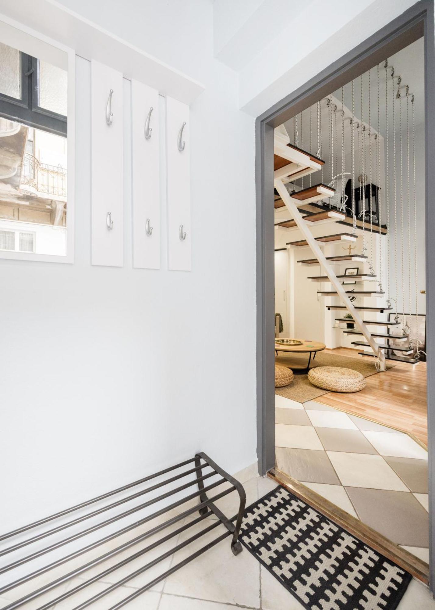 Apartament & Spacious Near Gozsdu Court, Quiet With Ac Budapesta