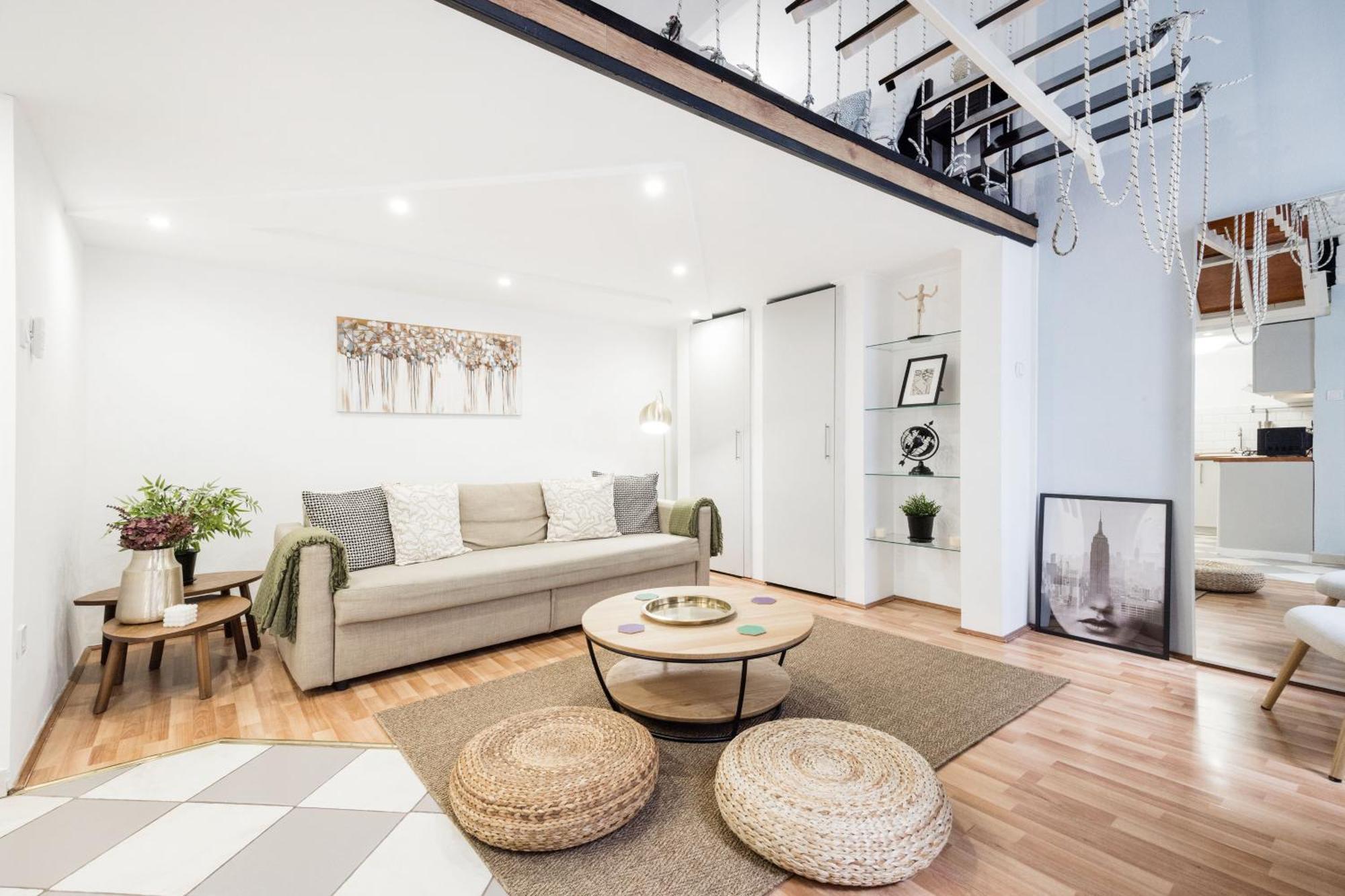 & Spacious Near Gozsdu Court, Quiet With Ac Lejlighed Budapest